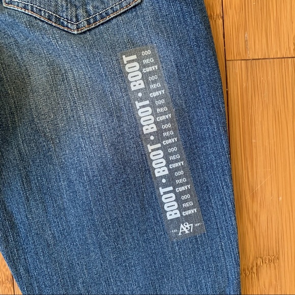 Aeropostale New Women’s Chelsea Curvy Boot Jeans - Picture 4 of 8